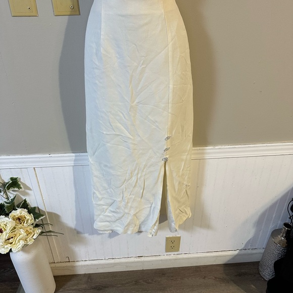 Studio C Cream Pencil Skirt - Picture 5 of 6